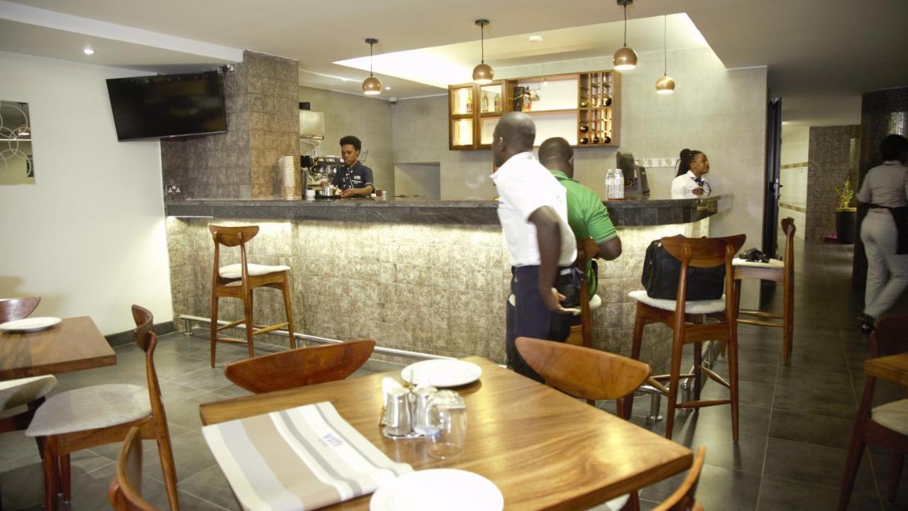 Victoria Mews Hotel Καμπάλα Εξωτερικό φωτογραφία
