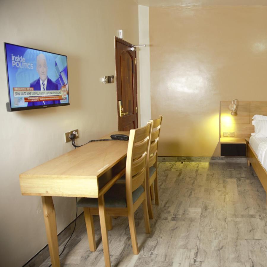 Victoria Mews Hotel Καμπάλα Εξωτερικό φωτογραφία