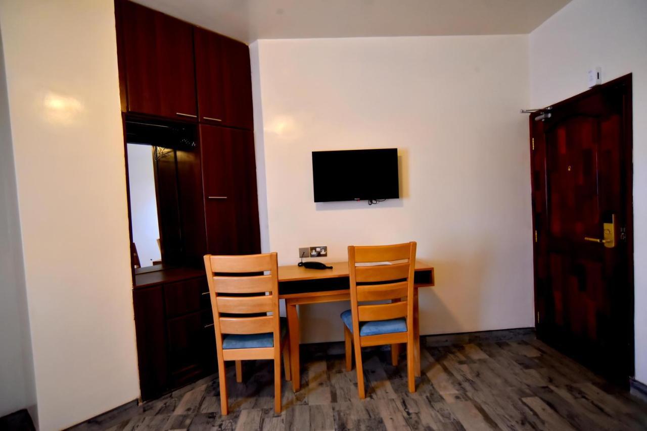 Victoria Mews Hotel Καμπάλα Εξωτερικό φωτογραφία