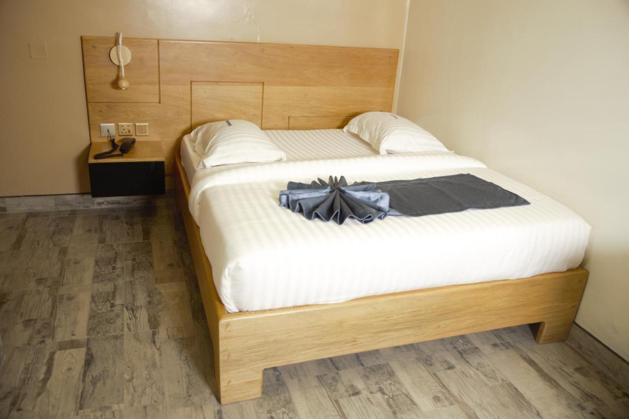 Victoria Mews Hotel Καμπάλα Εξωτερικό φωτογραφία